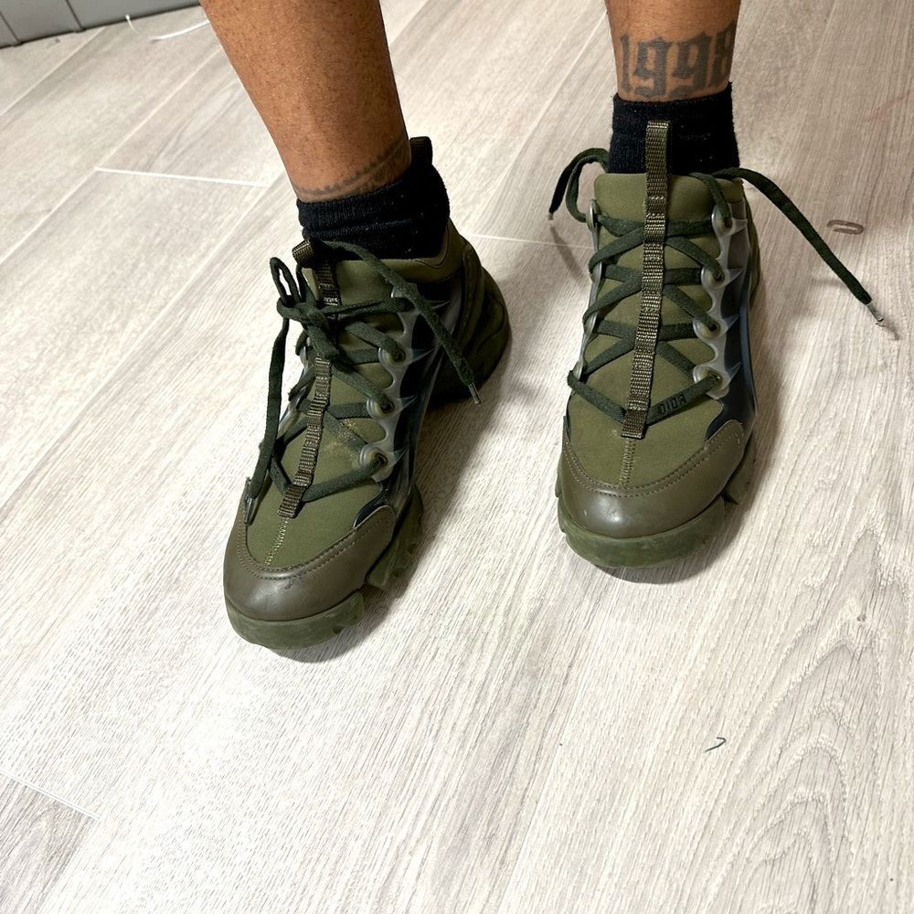 Women’s Christian Dior D Connect Sneakers Olive/Army Green SZ 9 (39)